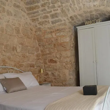 Geometric Donna Giulia 3* Casamassima