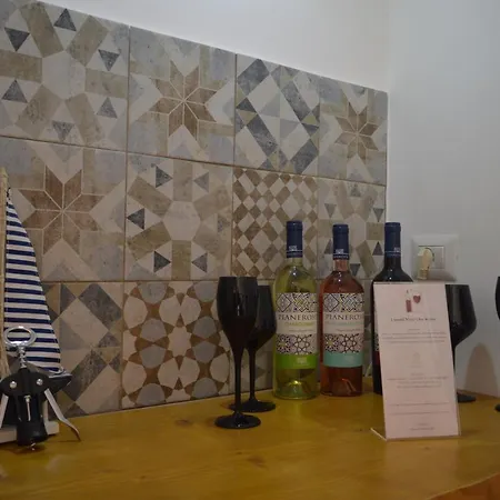 Geometric Donna Giulia Casamassima