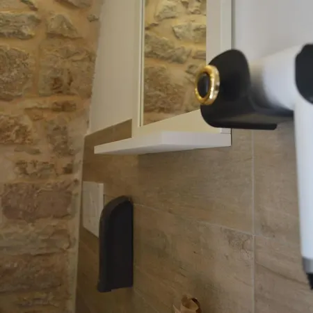 Πανσιόν Geometric Donna Giulia Casamassima