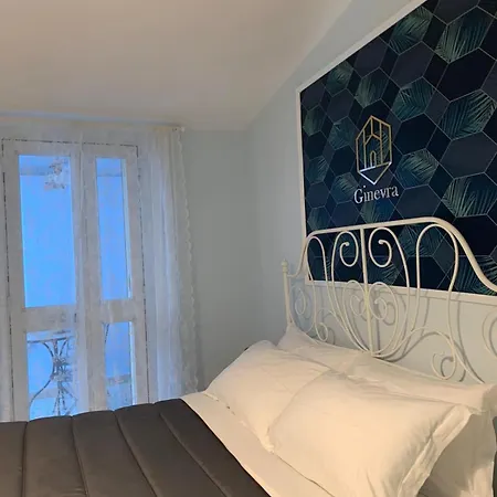 Geometric Donna Giulia Πανσιόν