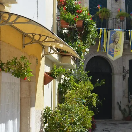 Geometric Donna Giulia Πανσιόν