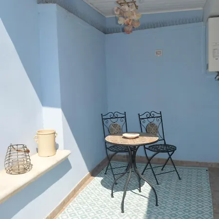 Πανσιόν Geometric Donna Giulia Casamassima