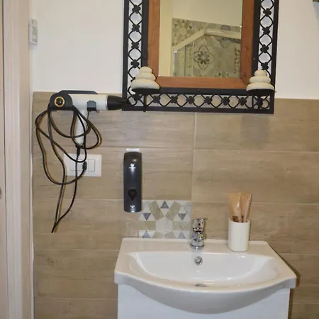 Geometric Donna Giulia 3* Casamassima