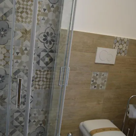 Geometric Donna Giulia Πανσιόν Casamassima