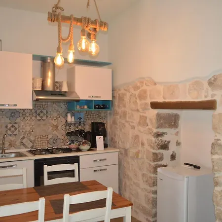 Geometric Donna Giulia 3*