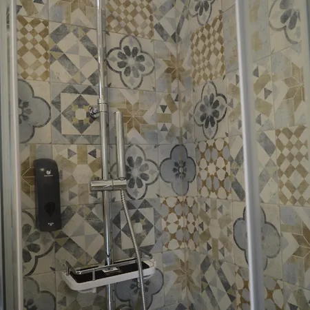 Geometric Donna Giulia