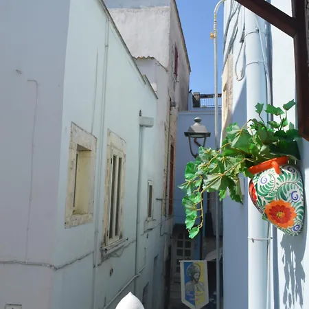 Geometric Donna Giulia Vendégház