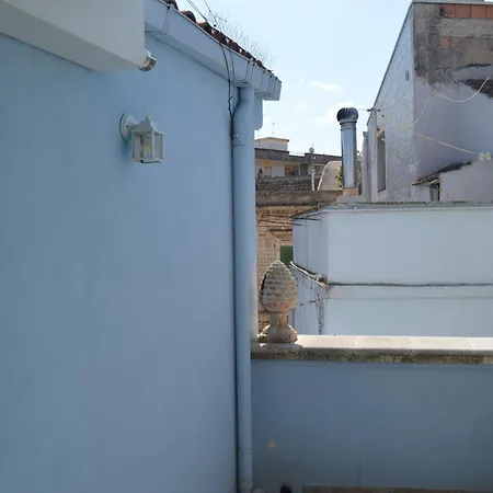 Geometric Donna Giulia Casamassima