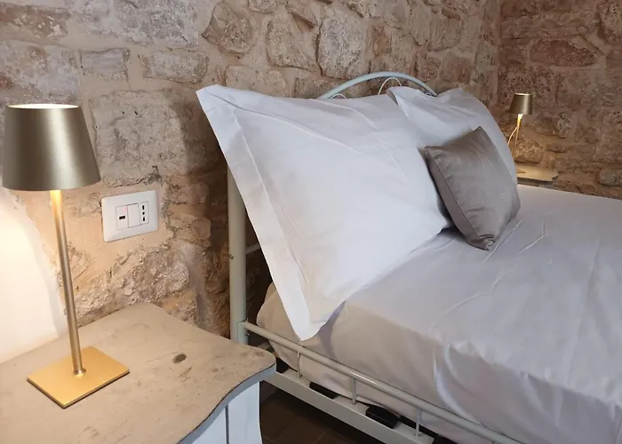 Geometric Donna Giulia Gasthuis 3*