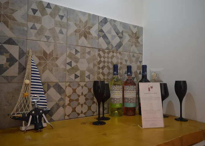 Geometric Donna Giulia Casamassima