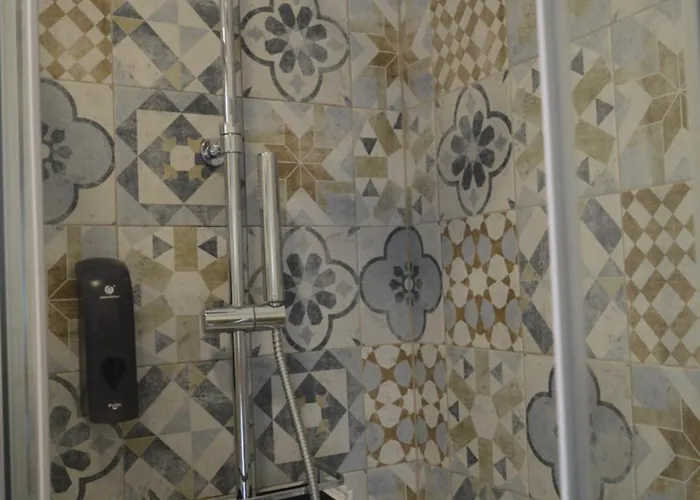 Geometric Donna Giulia