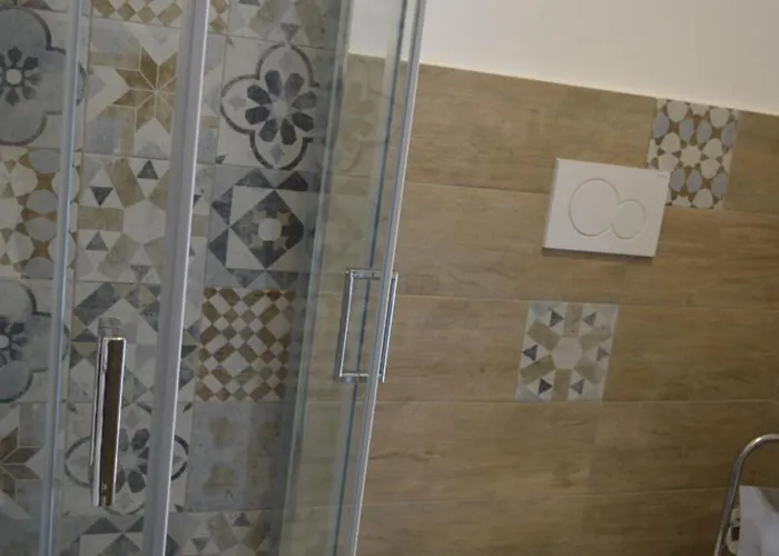 Geometric Donna Giulia Gasthuis Casamassima