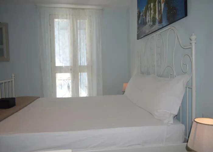 Geometric Donna Giulia Gasthuis