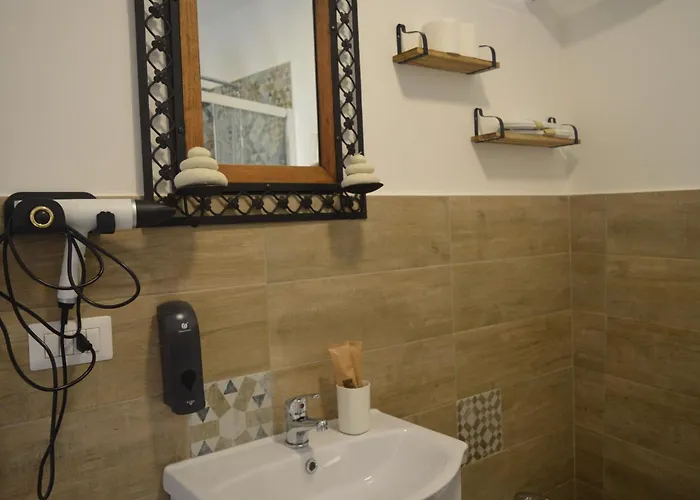 Gasthuis Geometric Donna Giulia