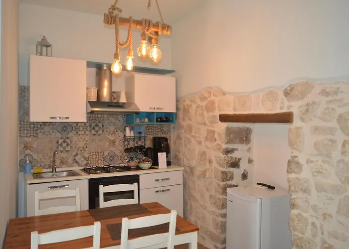 Geometric Donna Giulia 3*